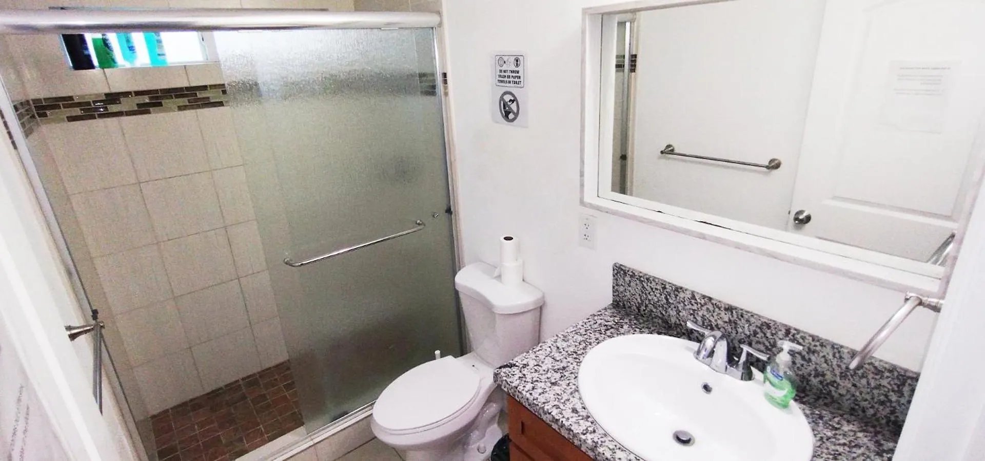 The Disney Hostel - Santa Ana - Oc